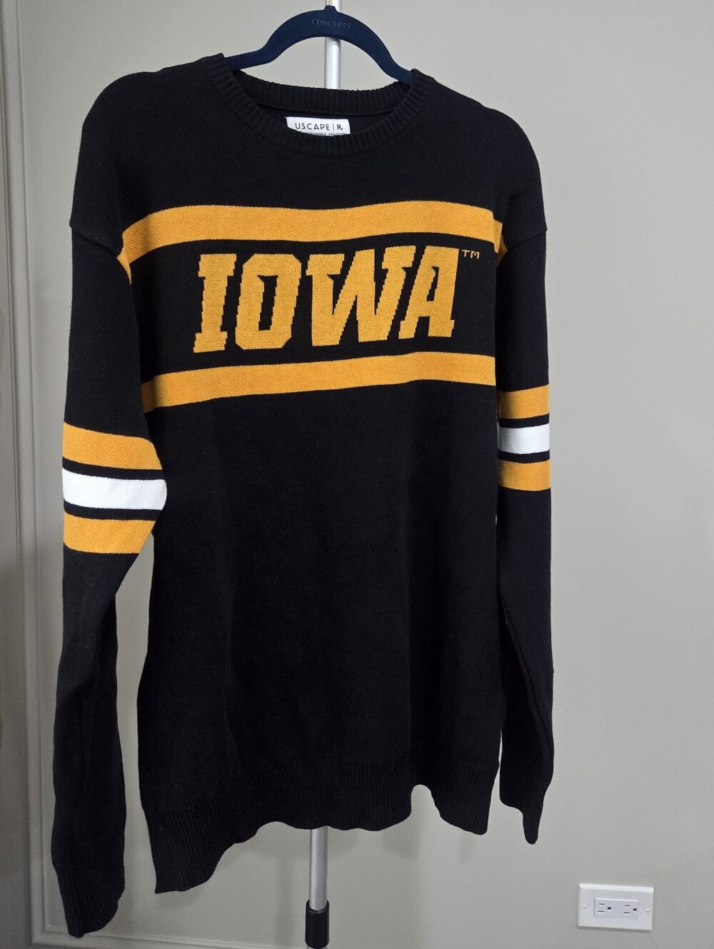 Uscape Iowa Crewneck Sweater - Black & Yellow Sz.XL